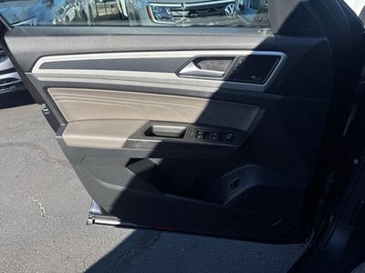 2022 Volkswagen Atlas 3.6L V6 SEL Premium R-Line