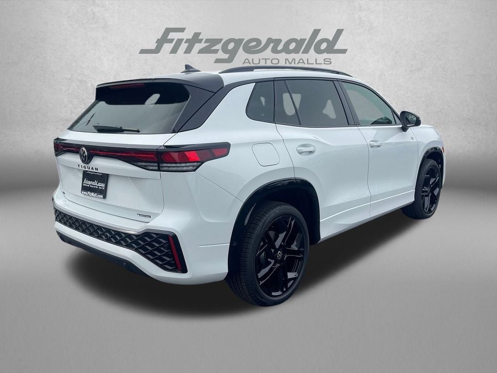 2025 Volkswagen Tiguan 2.0T SE R-Line Black