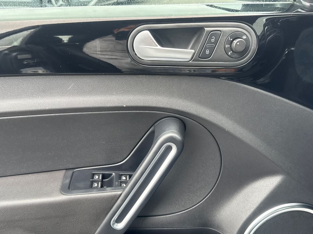 2013 Volkswagen Beetle 2.0 TSi