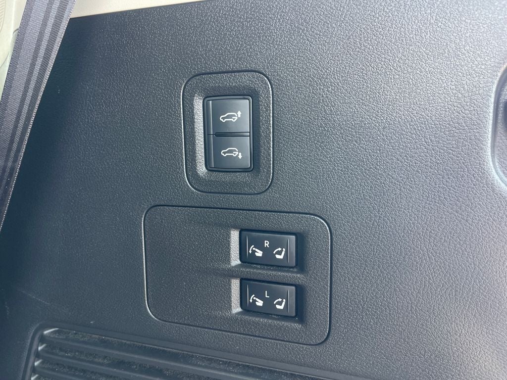 2025 INFINITI QX80 LUXE