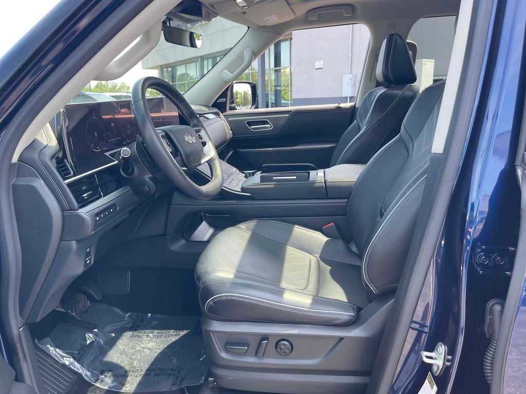 2025 INFINITI QX80 LUXE