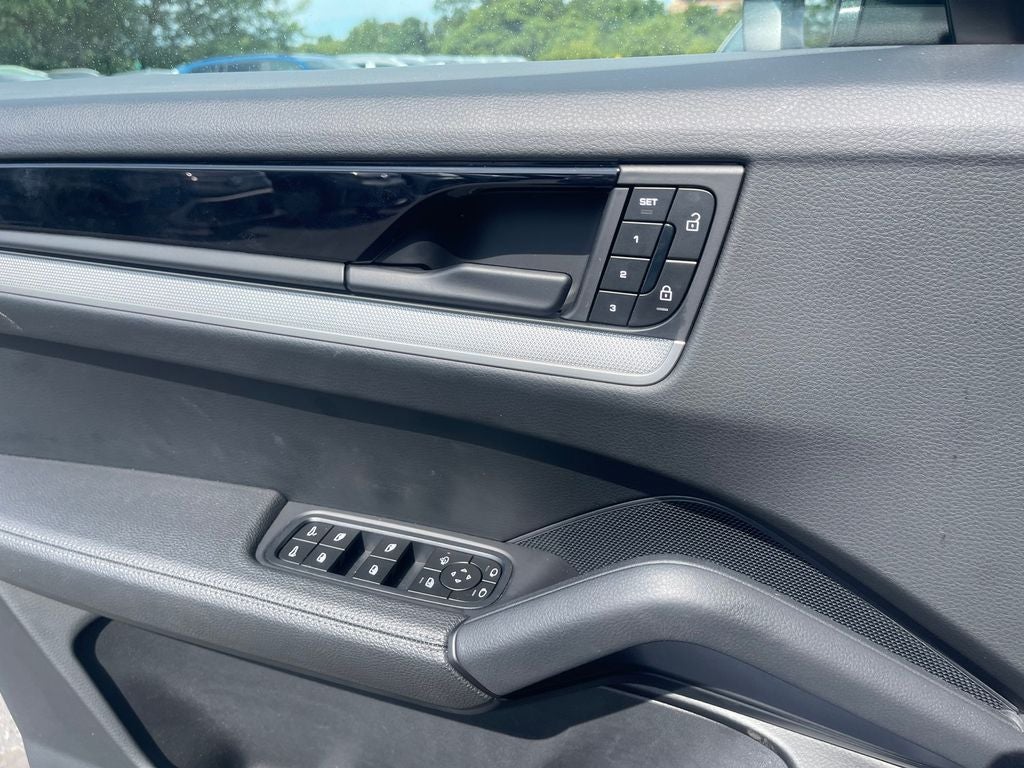 2024 Porsche Cayenne Base