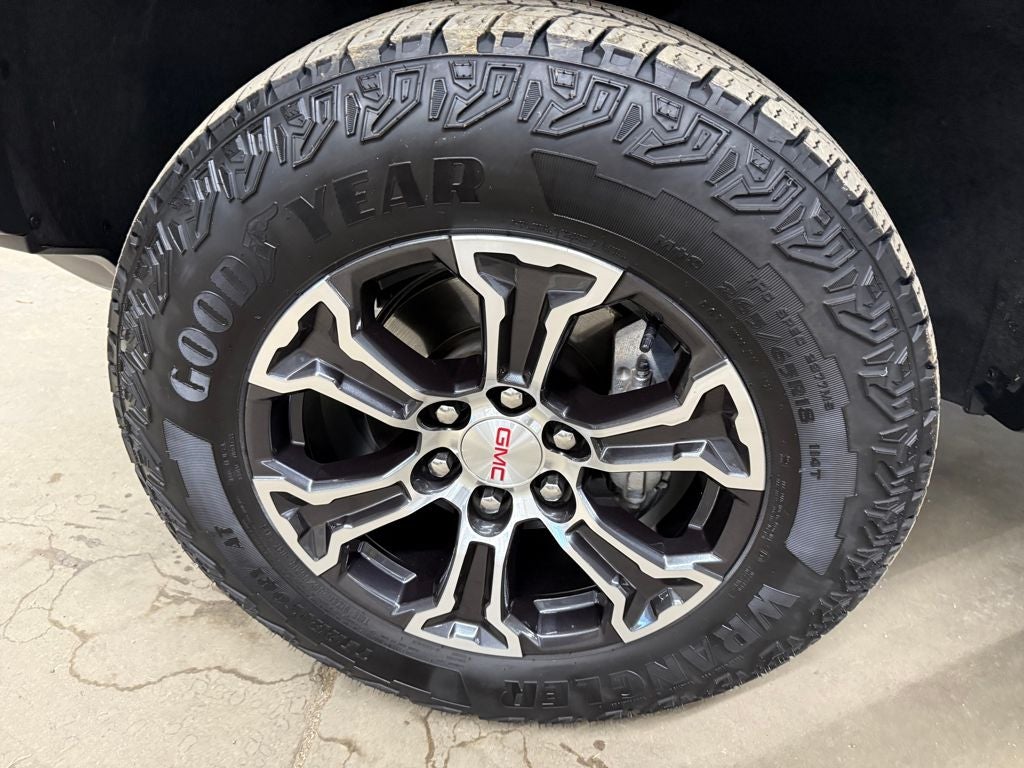 2023 GMC Canyon AT4