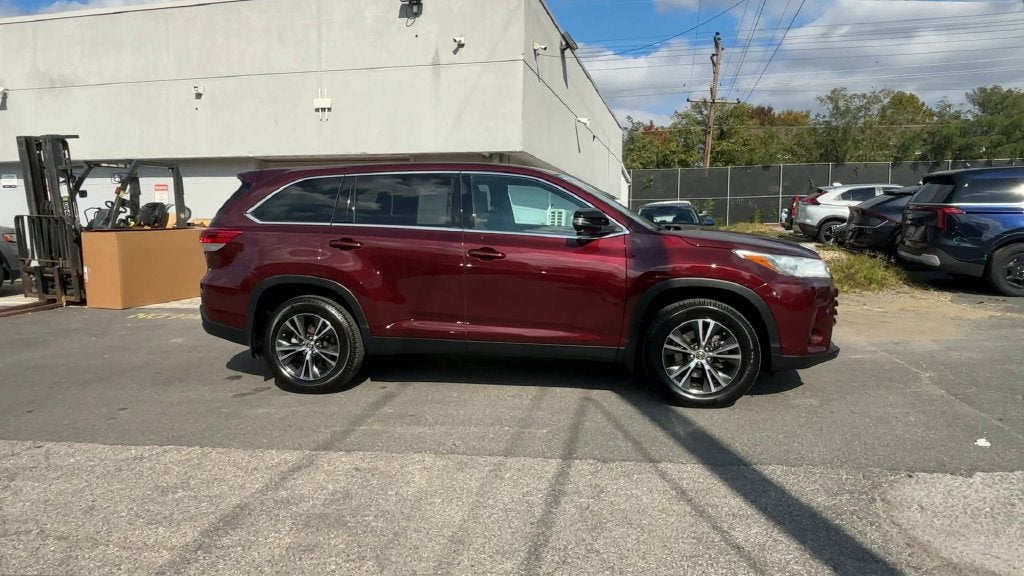 2019 Toyota Highlander LE