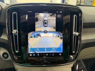 2025 Volvo XC40 B5 Plus Dark Theme