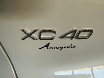 2025 Volvo XC40 B5 Plus Dark Theme