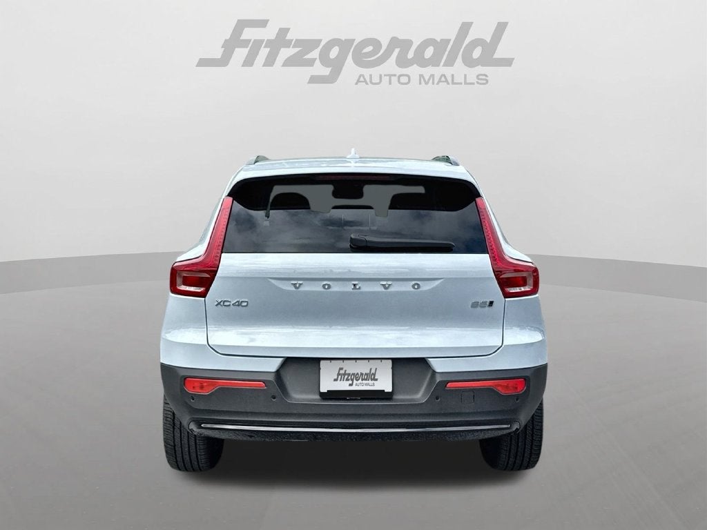 2026 Volvo XC40 B5 Plus