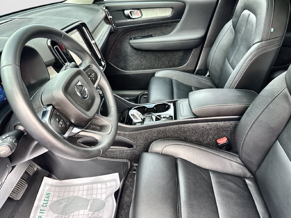 2026 Volvo XC40 B5 Plus