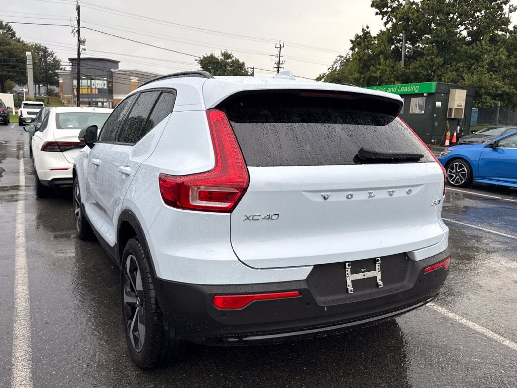 2026 Volvo XC40 B5 Plus