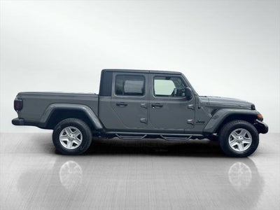 2022 Jeep Gladiator Sport