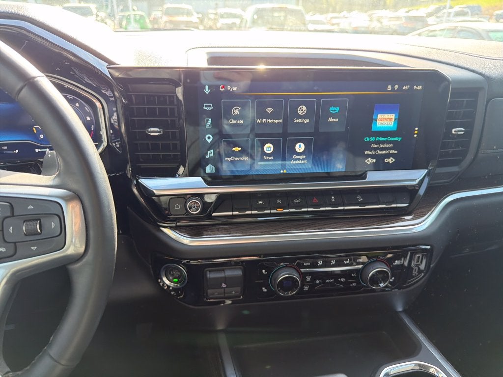 2025 Chevrolet Silverado LT