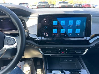 2024 Volkswagen Atlas Cross Sport 2.0T SE w/Technology