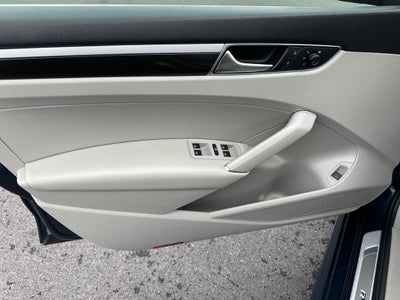 2019 Volkswagen Passat 2.0T SE R-Line