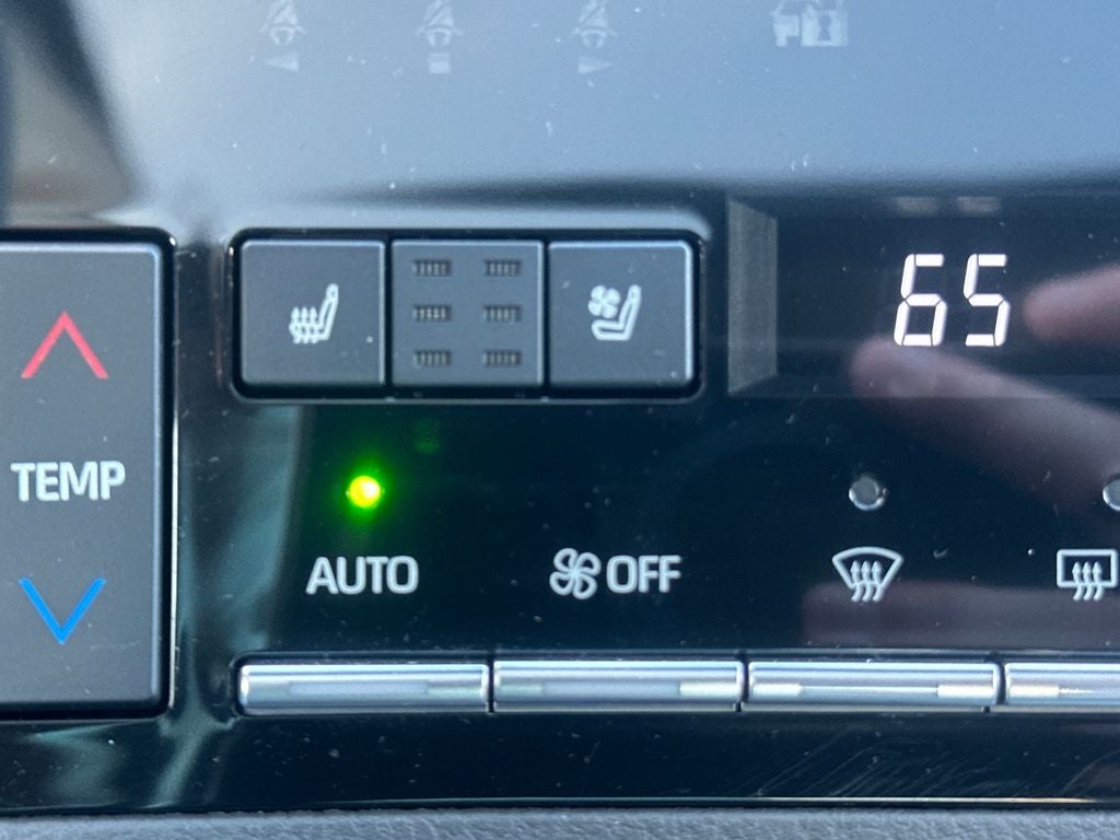 2022 Toyota Avalon Hybrid Limited