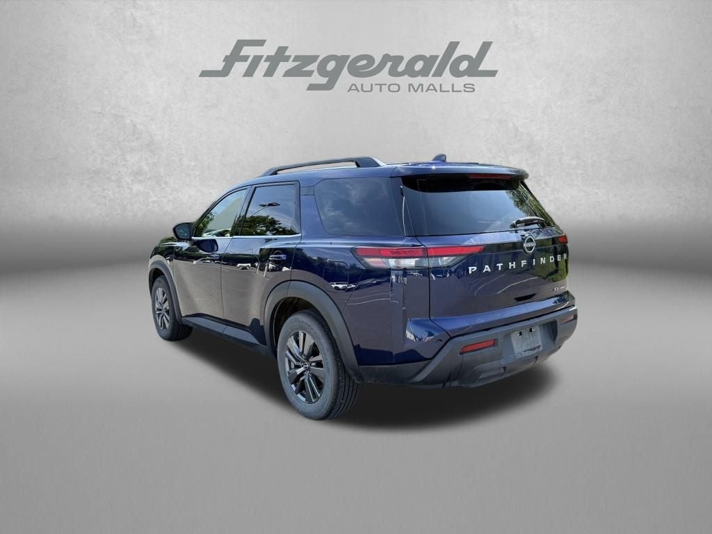 2022 Nissan Pathfinder SV