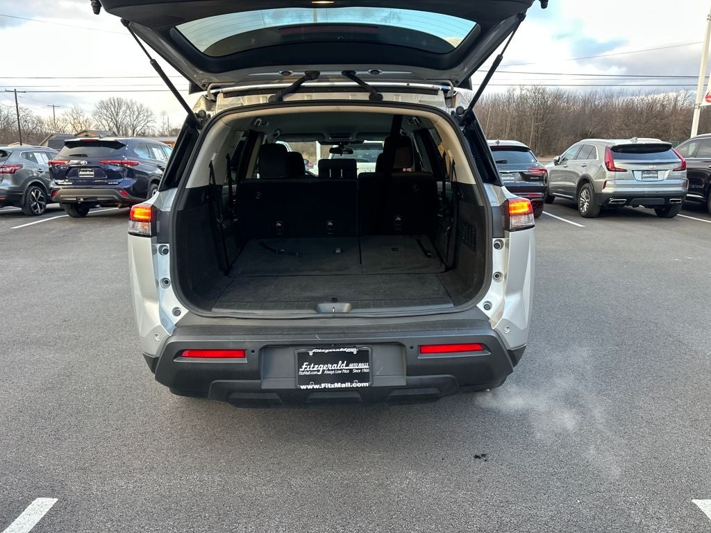 2024 Nissan Pathfinder SV