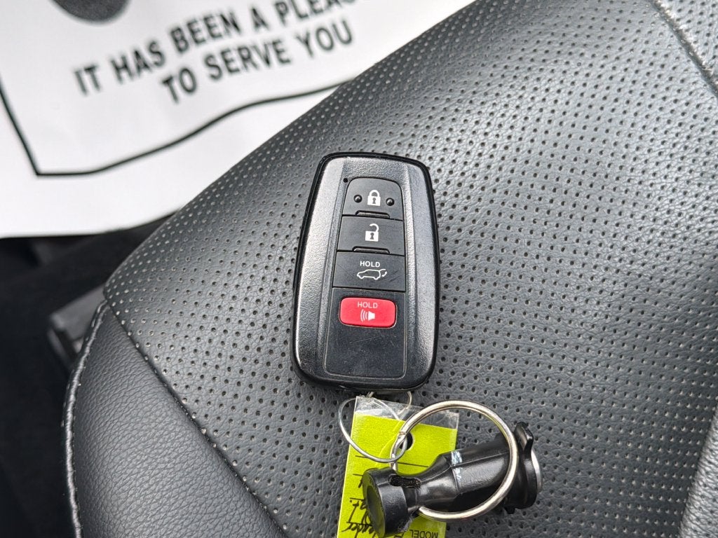 2021 Toyota Highlander Hybrid Platinum