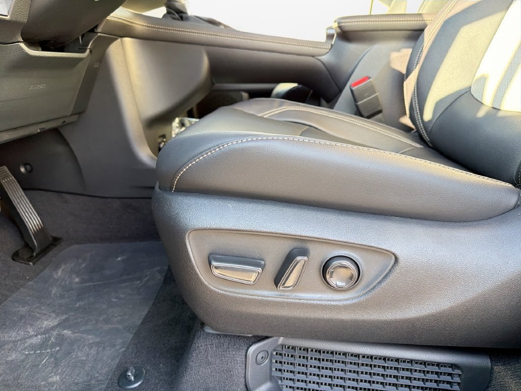2026 Toyota Sienna Platinum 7 Passenger