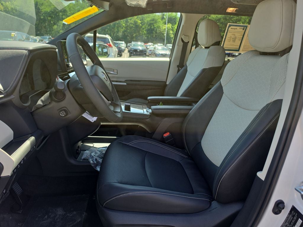 2026 Toyota Sienna Platinum 7 Passenger