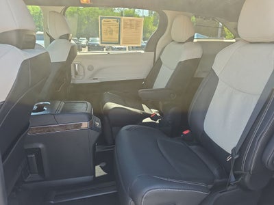 2026 Toyota Sienna Platinum 7 Passenger