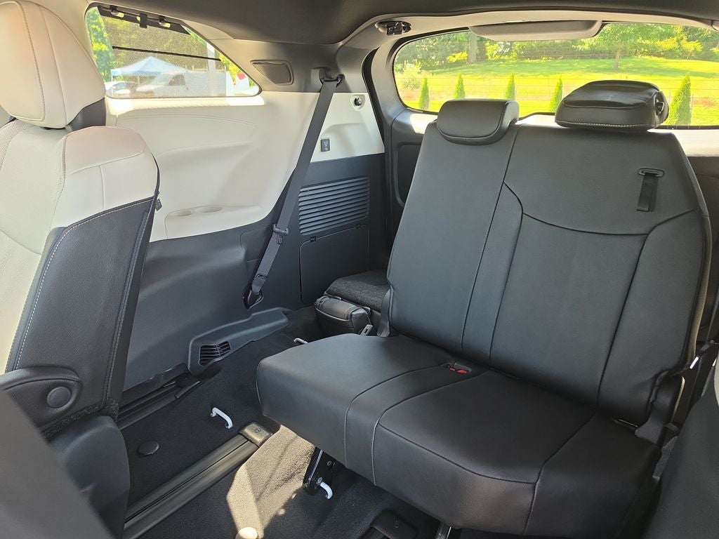 2026 Toyota Sienna Platinum 7 Passenger