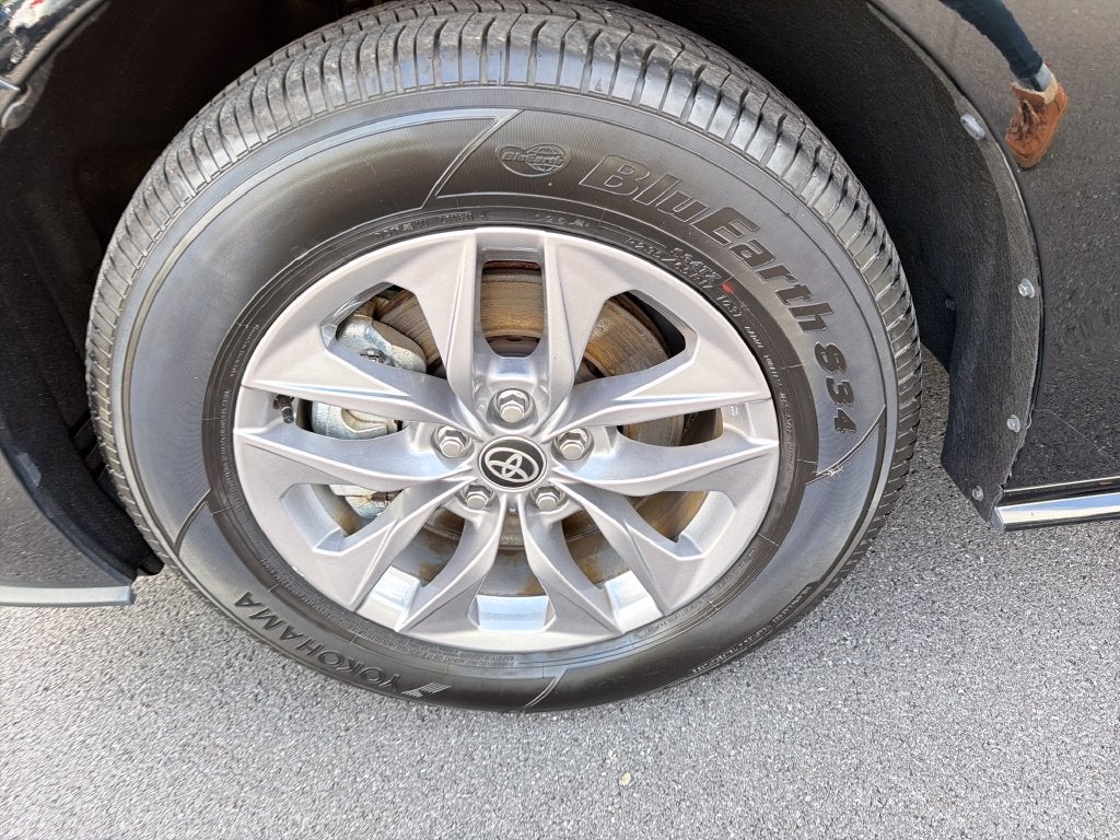 2025 Toyota Sienna LE 8 Passenger