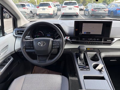 2025 Toyota Sienna LE 8 Passenger