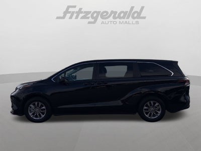 2025 Toyota Sienna LE 8 Passenger
