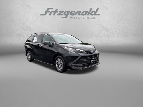2025 Toyota Sienna XLE 8 Passenger