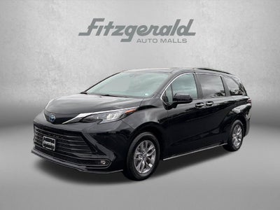 2025 Toyota Sienna XLE 8 Passenger