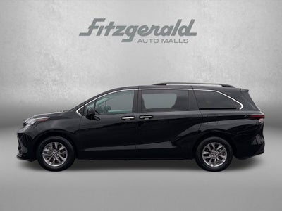 2025 Toyota Sienna XLE 8 Passenger