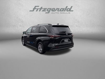 2025 Toyota Sienna XLE 8 Passenger