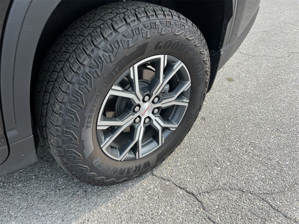 2024 GMC Acadia AT4