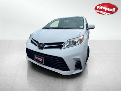 2019 Toyota Sienna LE 8 Passenger