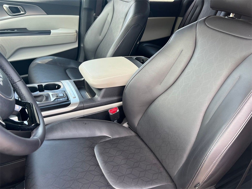 2023 Kia Carnival LX