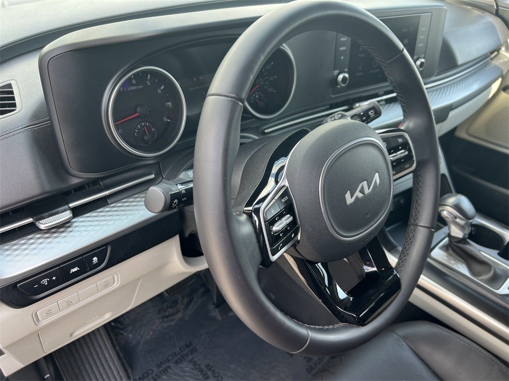 2023 Kia Carnival LX