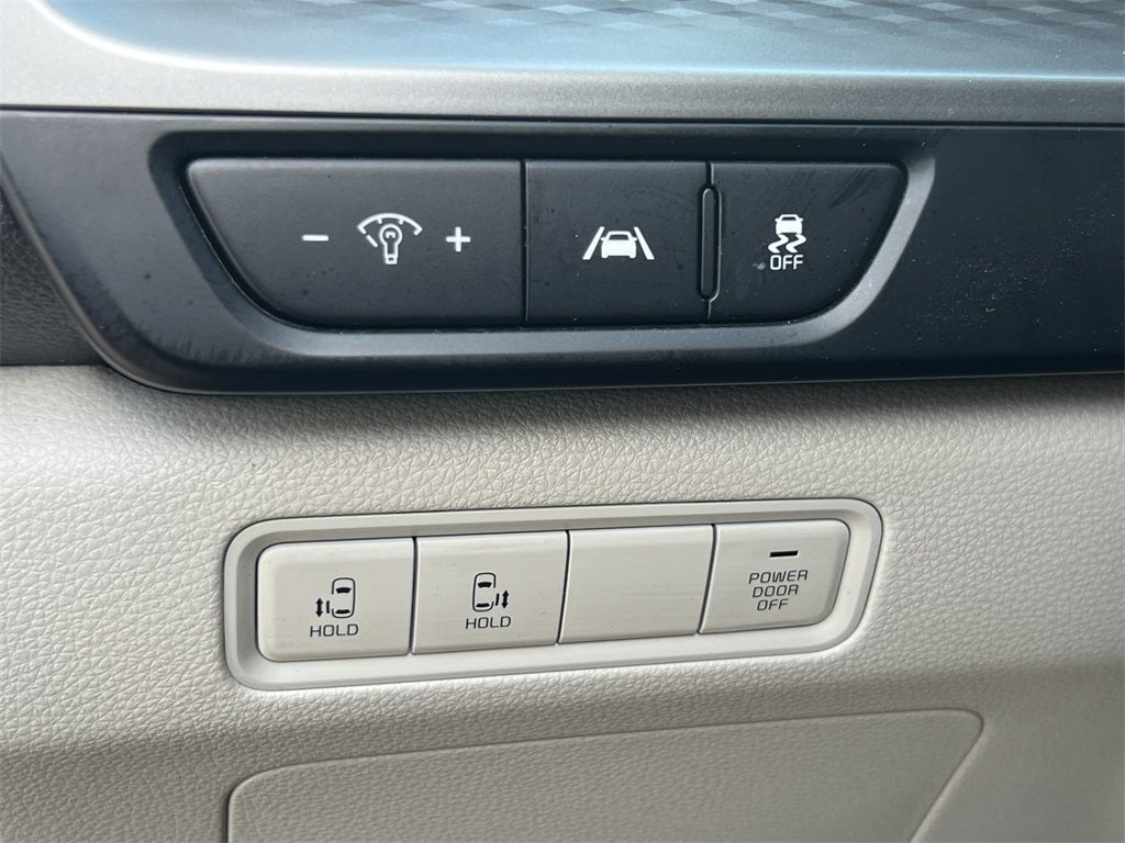 2023 Kia Carnival LX