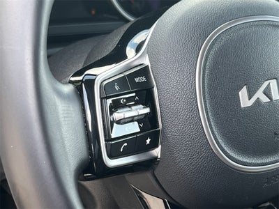 2023 Kia Carnival LX