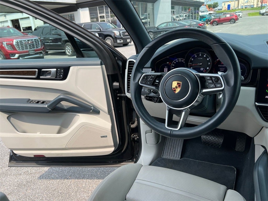2022 Porsche Cayenne Base