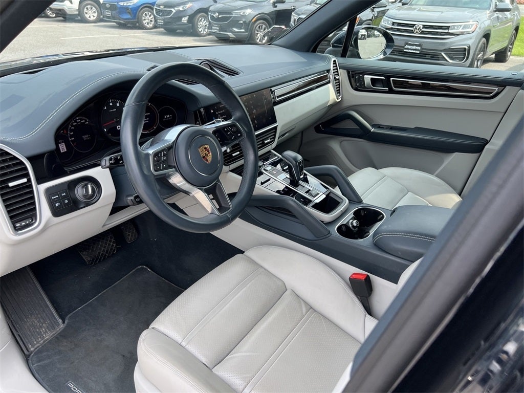 2022 Porsche Cayenne Base