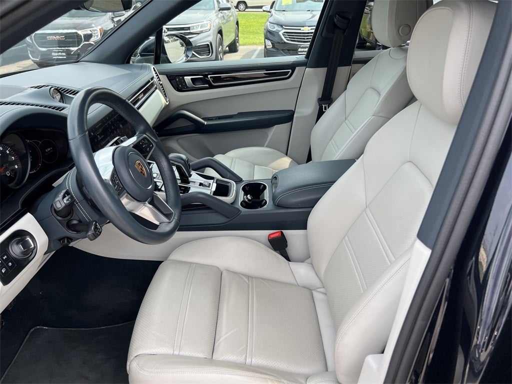 2022 Porsche Cayenne Base