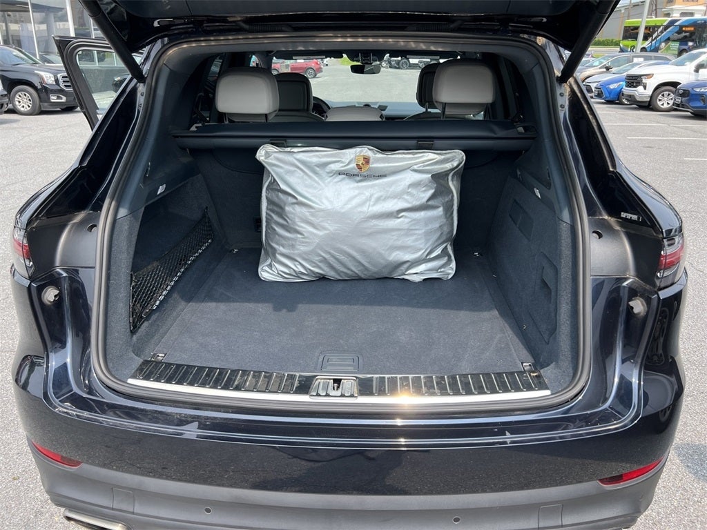 2022 Porsche Cayenne Base