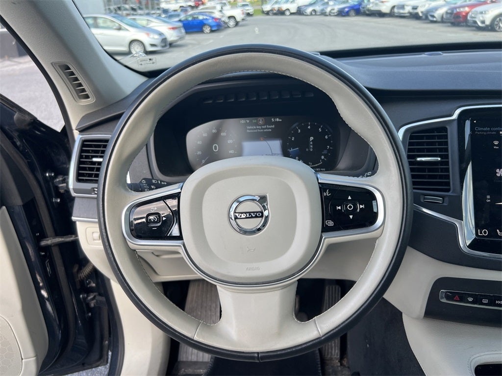 2020 Volvo XC90 T6 Momentum