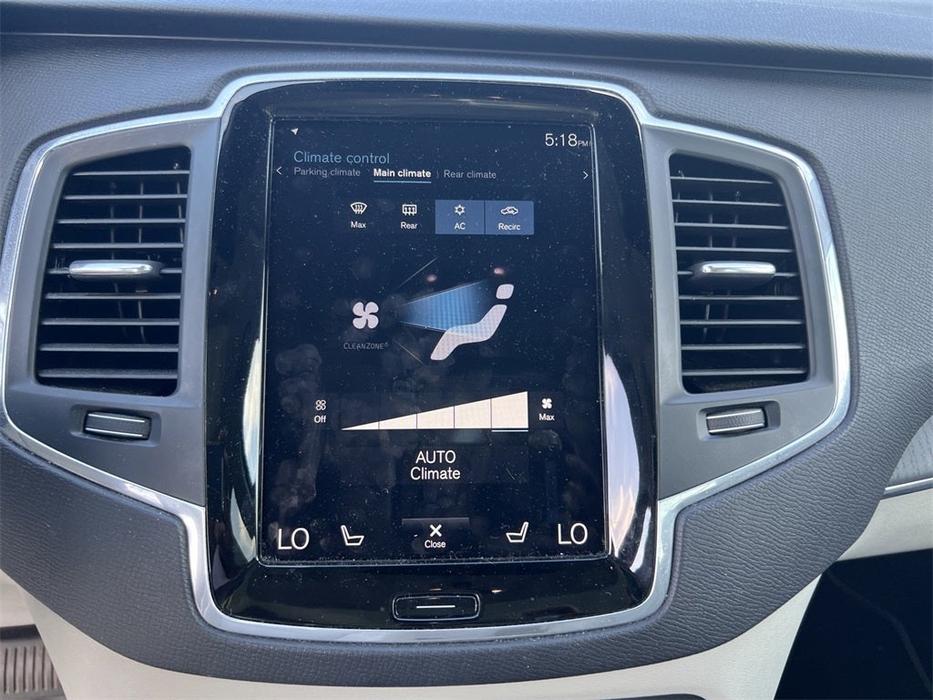 2020 Volvo XC90 T6 Momentum