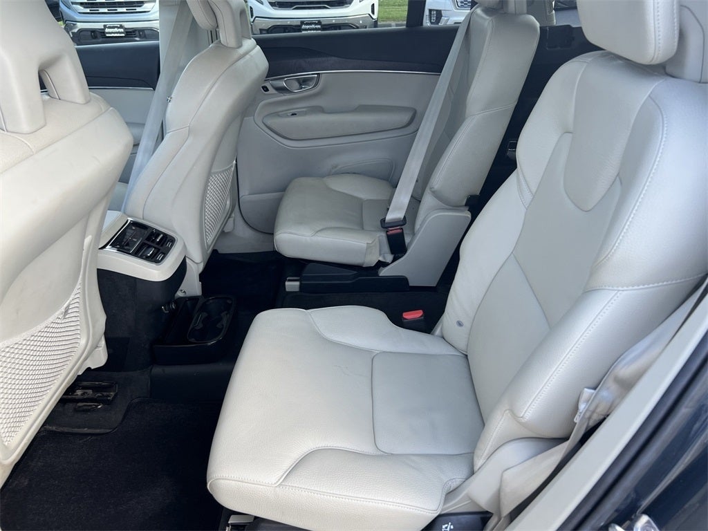 2020 Volvo XC90 T6 Momentum