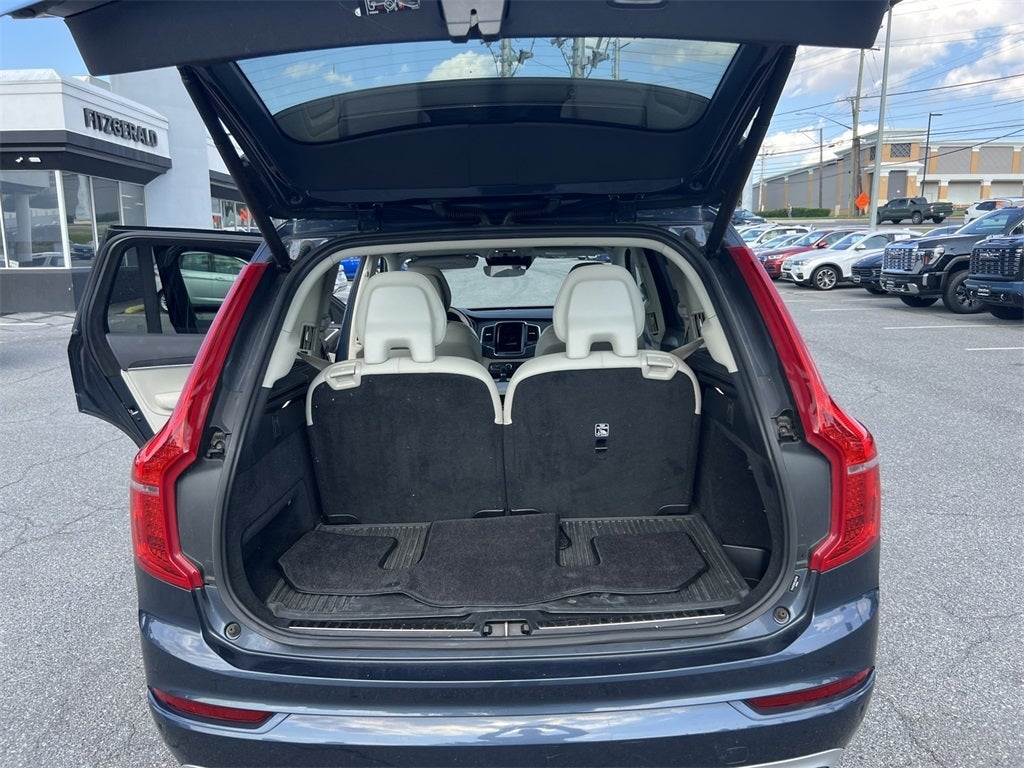 2020 Volvo XC90 T6 Momentum