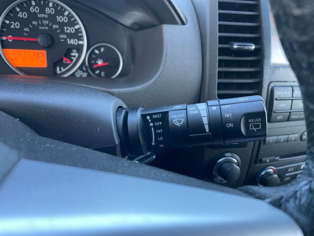 2011 Nissan Pathfinder SV