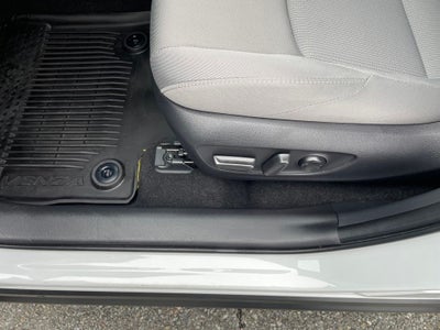 2024 Toyota Venza LE