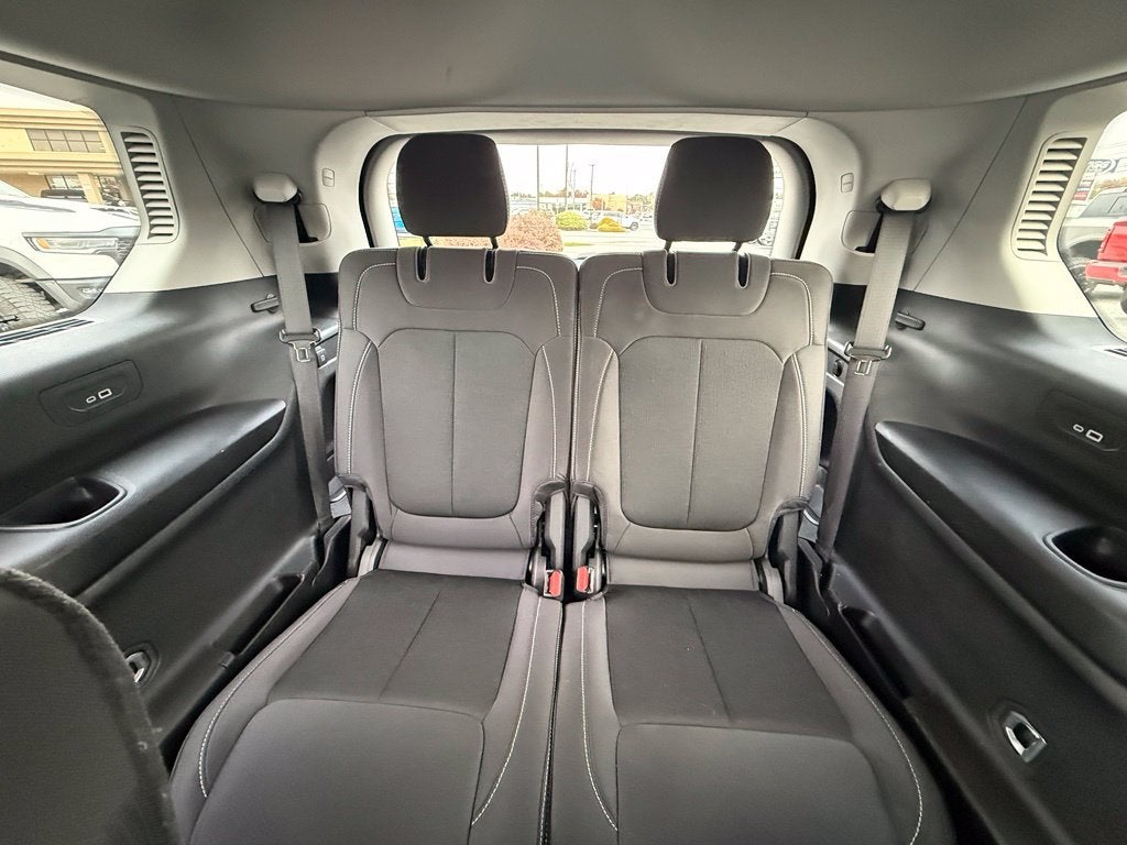 2023 Jeep Grand Cherokee L Laredo 4x4