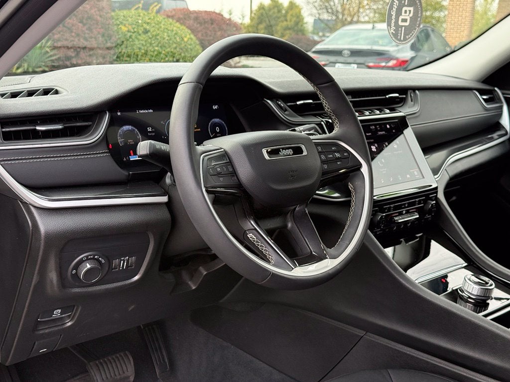 2023 Jeep Grand Cherokee L Laredo 4x4
